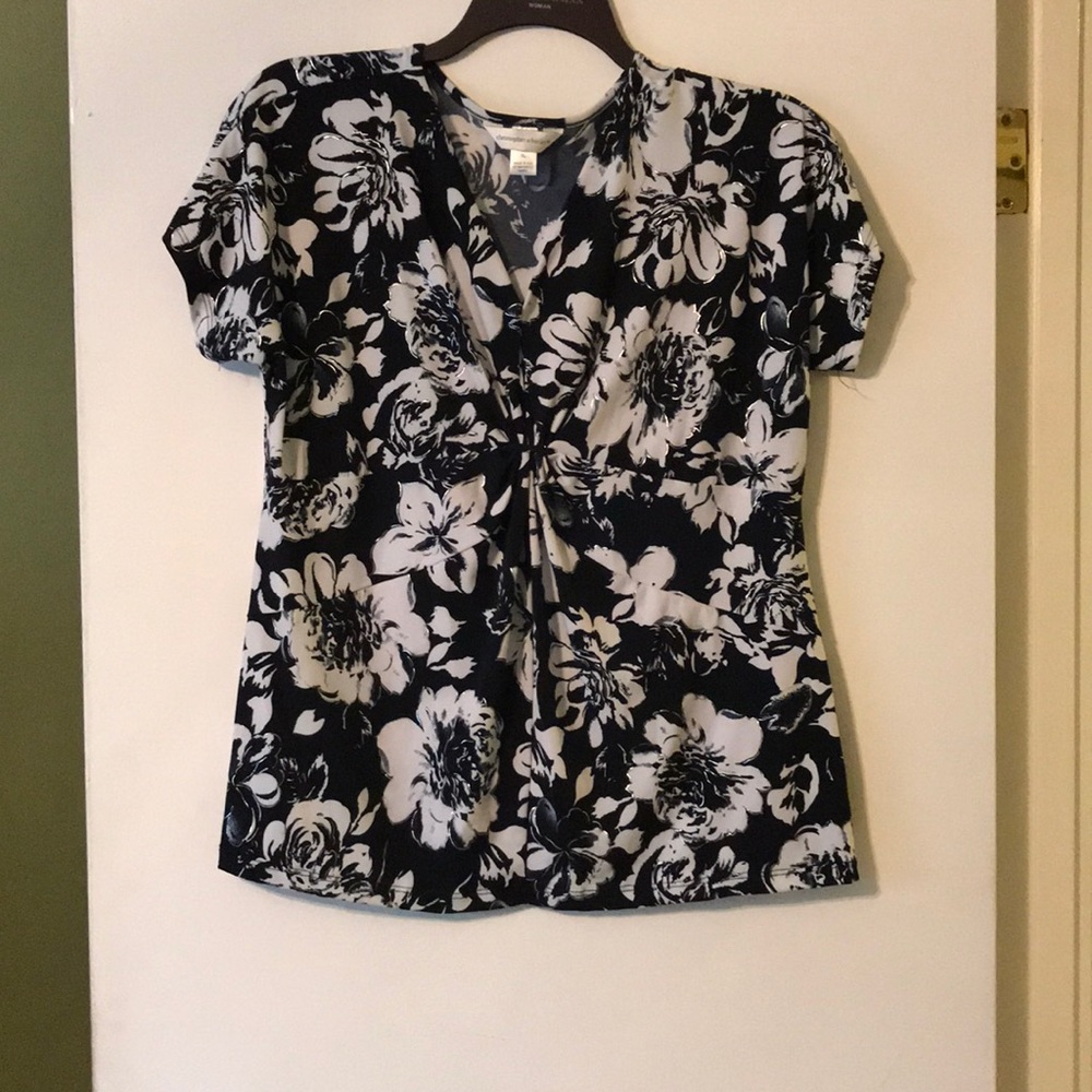 Gorgeous work shirt with rucking in center!